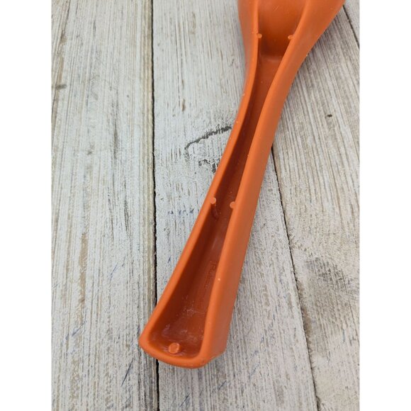 Vintage Rubbermaid 1910 Orange Plastic Ice Cream Scoop 7 1/2" #3 - Picture 6 of 8